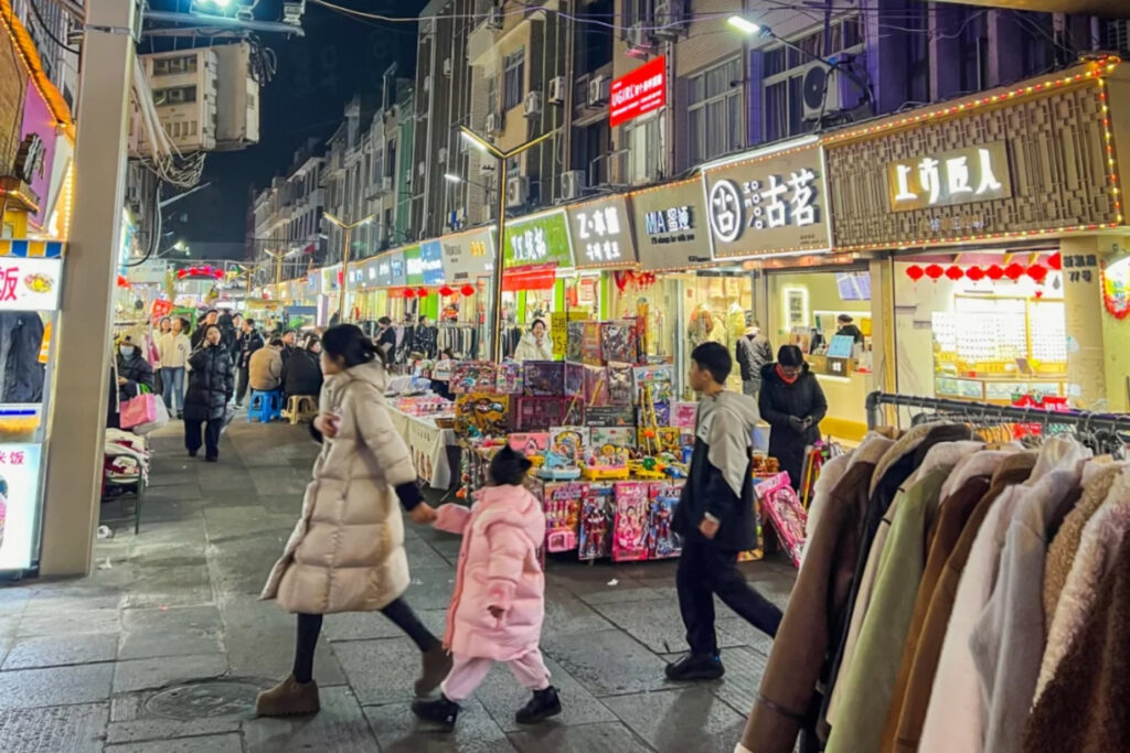 Ambiance d'un marché de nuit