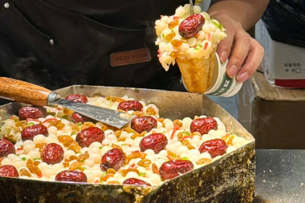 Gâteau fleur de prunier 梅花糕 vendu dans les rues de Nankin