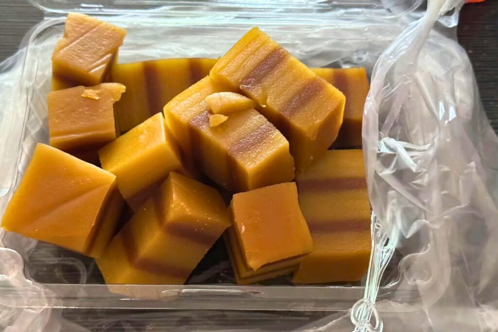 Gâteau de riz à neuf couches de Wenzhou (Jiǔ céng gāo 九层糕), dessert traditionnel vapeur