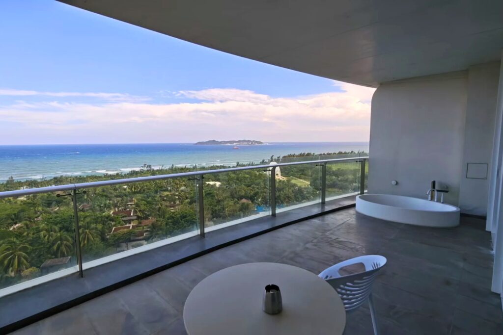 Hôtel de luxe en bord de mer à Haitang Bay (海棠湾) avec plage et cocotiers