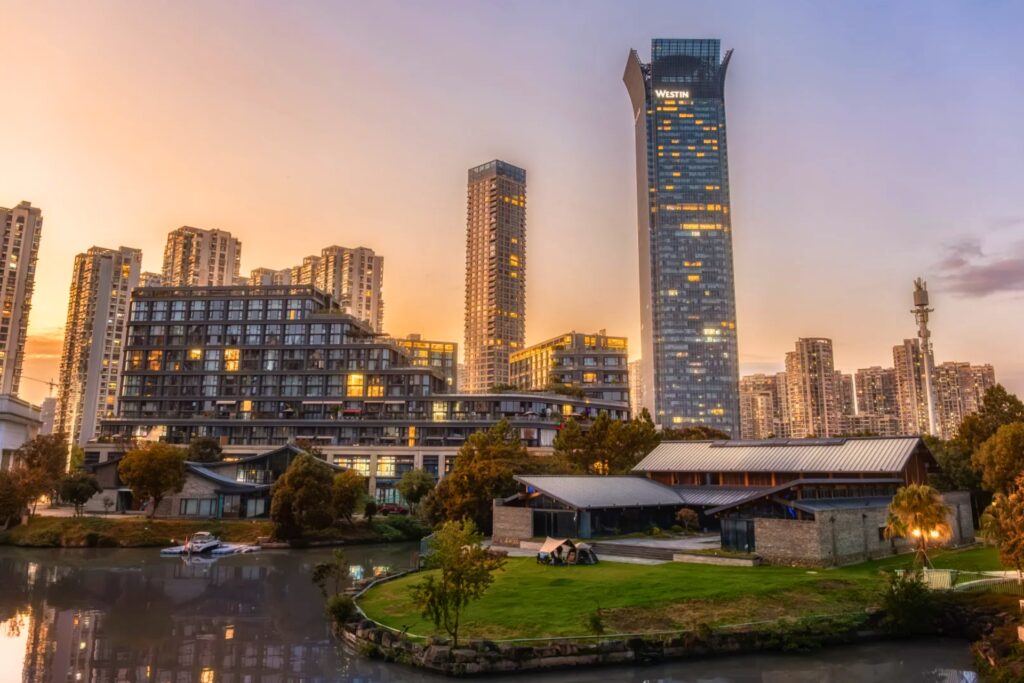 Impression Nantang (印象南塘) à Wenzhou, quartier au bord de l’eau illuminé le soir