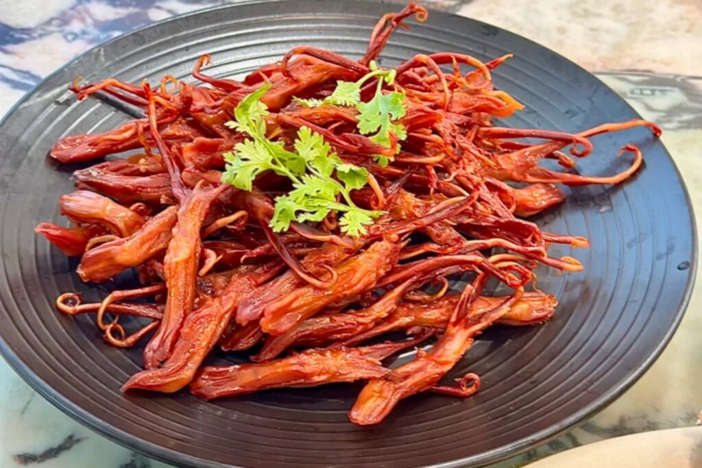 Langues de canard braisées de Wenzhou (Yā shé 鸭舌), spécialité locale servie en en-cas