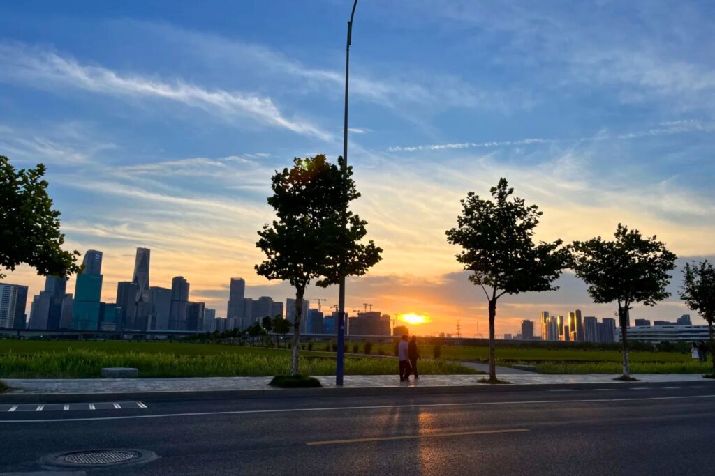 Moment de calme en Chine, solitude intérieure et regard européen transformé par le quotidien