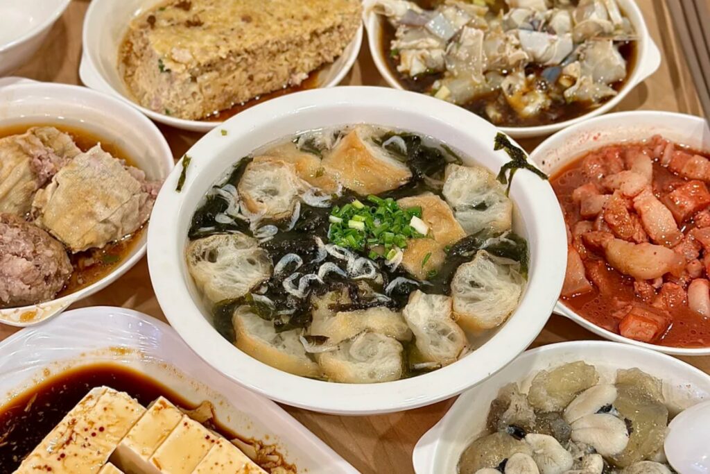 Plat chinois du quotidien à l’apparence simple, souvent mal interprété par les voyageurs occidentaux