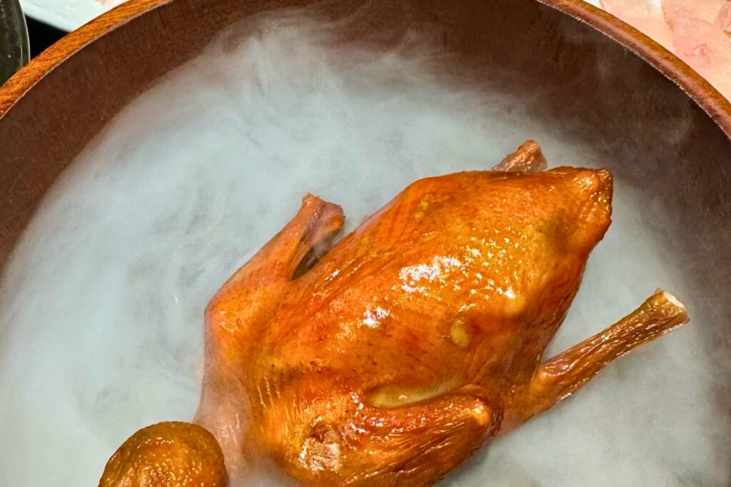 Guāngmíng rǔgē (光明乳鸽) pigeon rôti croustillant spécialité de Shenzhen