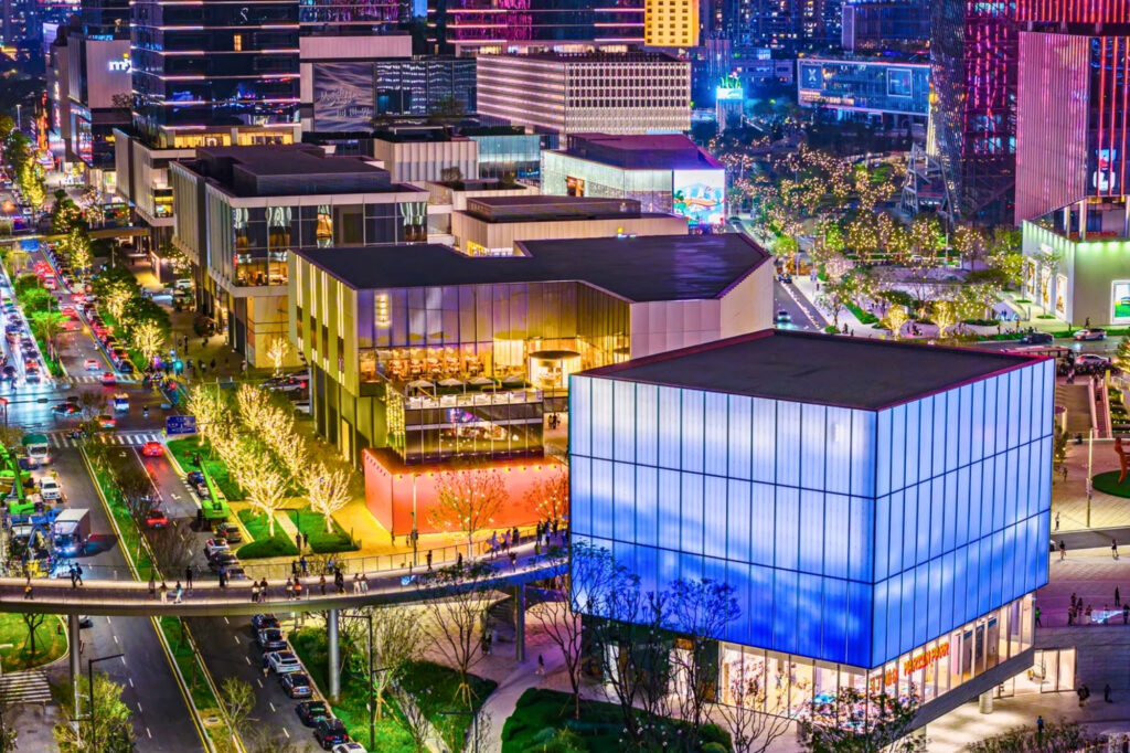 MixC World (万象天地 Wànxiàng Tiāndì) à Shenzhen, quartier moderne de Nanshan avec boutiques et cafés